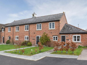 Apple Tree Barn- Uk40791